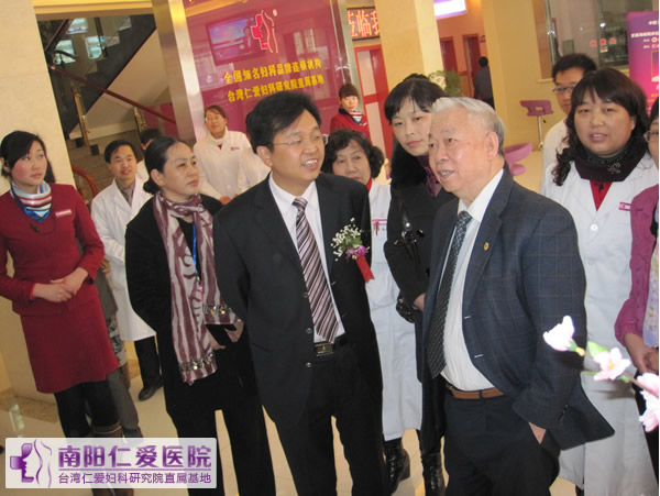 ҽ����ǰһС�������˽���һ��