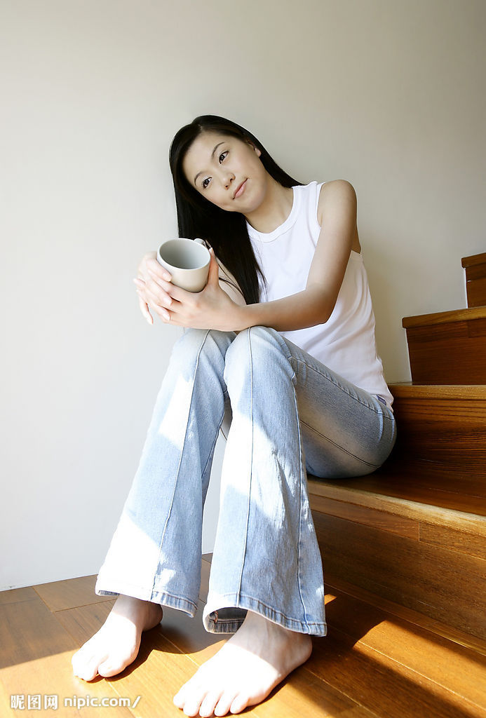 ��עŮ�Խ��� 4��λ������